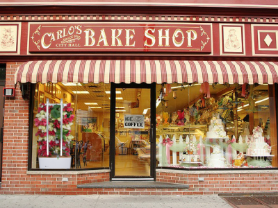 店铺橱窗 小仓园 智能种植园 对外展示 吸引客户进店 晚上开灯 